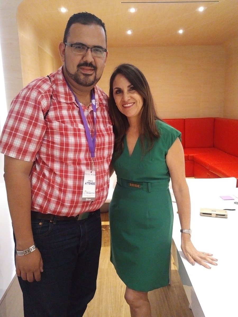 JoseSantiago25's tweet photo. Gracias @TuPeriodista por tan excelente taller..muchas ideas y tips para poner en marcha. #PRBC16 #OnlyAtVerdanza https://t.co/em4f0VbYwd