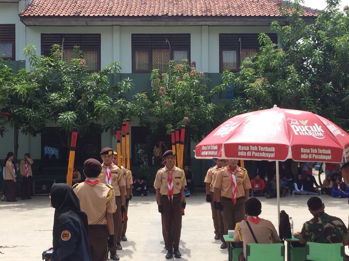 Laser SMAN 6 Bekasi tweet media