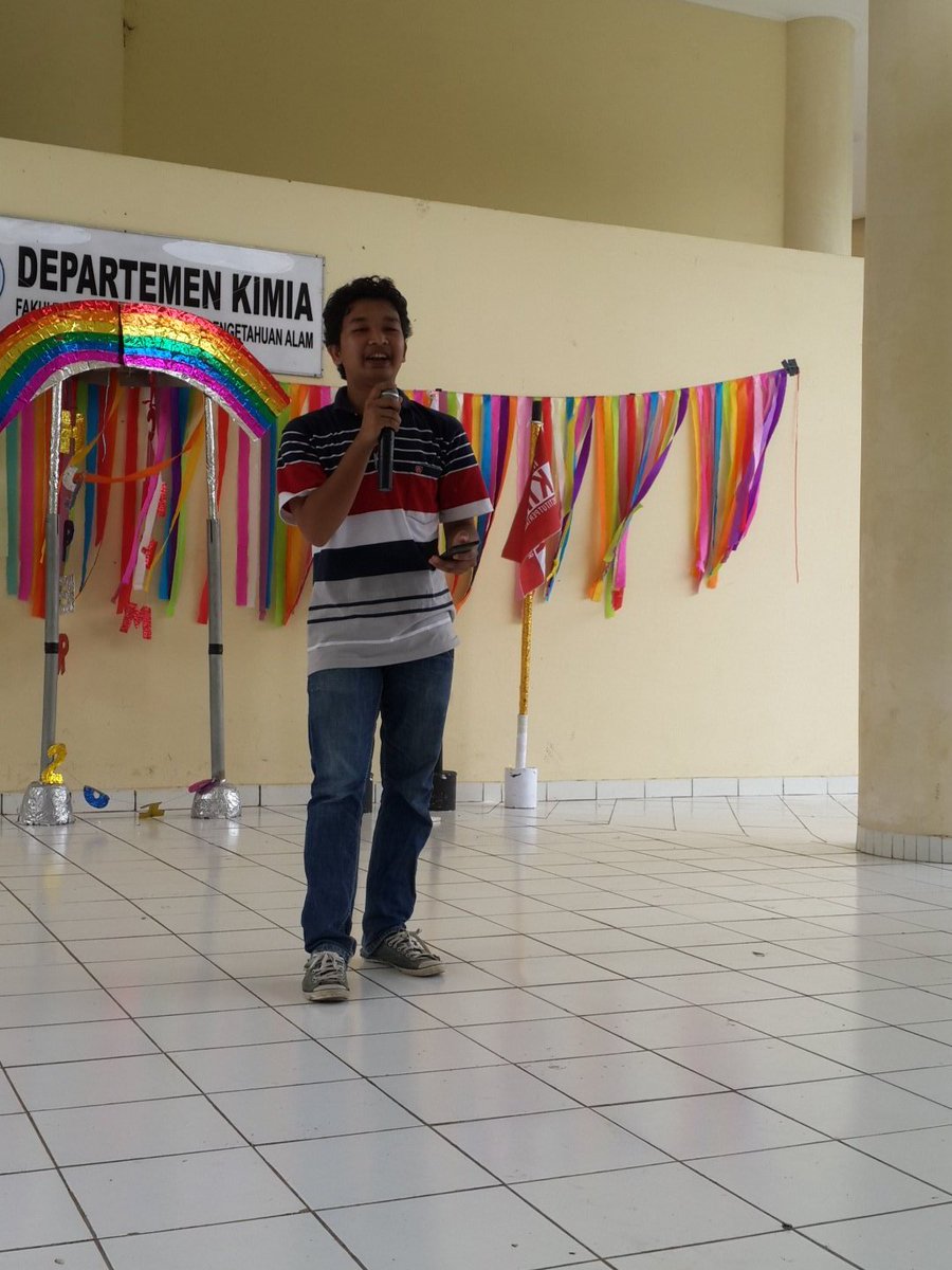 [LIVE REPORT]
Penampilan stand up comedy dari kimia angkatan 50 😀