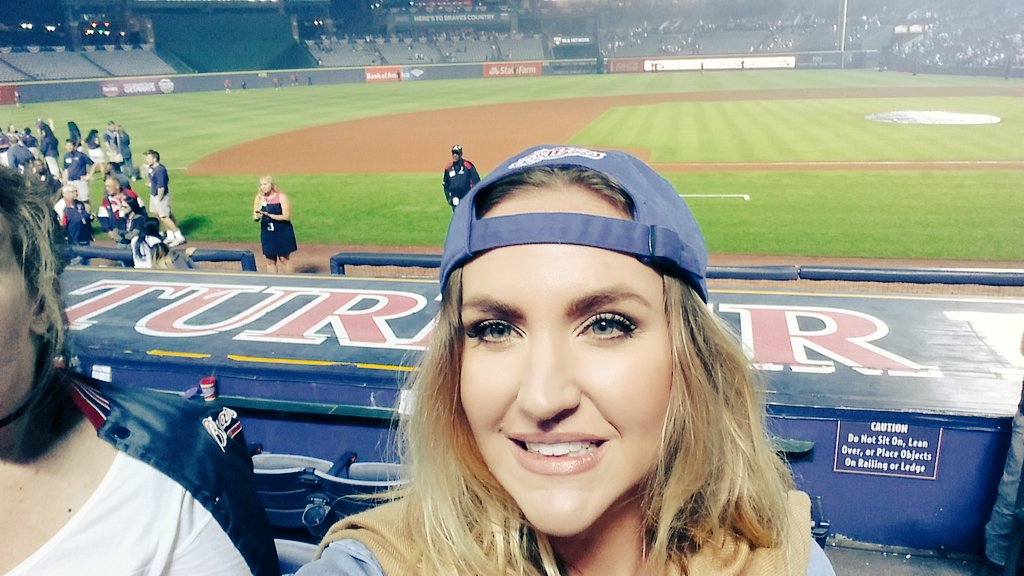 joannahhollis's tweet image. This is 1 of 1. Doesn't happen often aka ever. #selfie #firstlast #TurnerFieldFarewell #HappyOctober #thisisme
