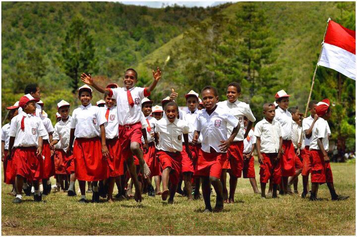 MDH71305559's tweet photo. "Pessimistic people are often dramatic-no one has a life as bad as theirs"-Cliff Harwin. Optimistic #WestPapua =NKRI https://t.co/pdCFGJvoy3