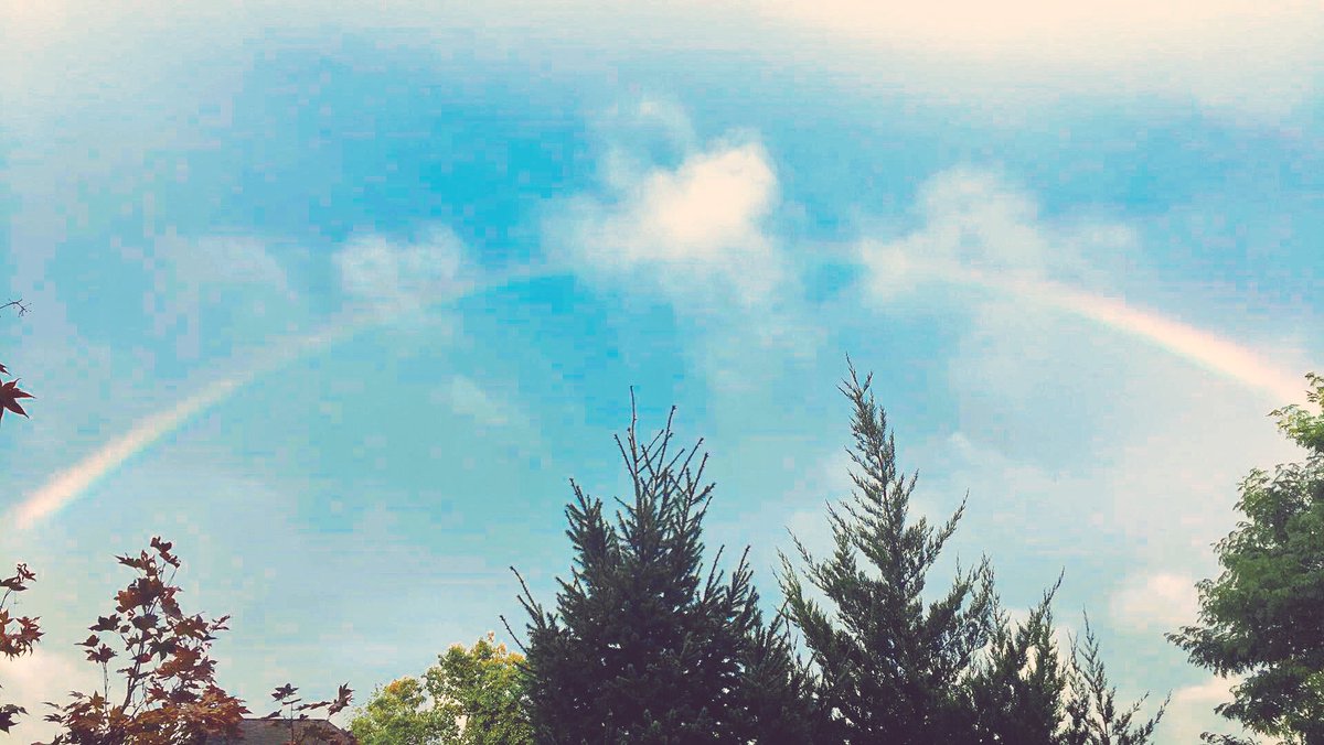 JaimeLyn7's tweet photo. #rainbowinmyfrontyard #beautiful #lovelive_sunshine #rainneverlasts #luckyend #loveeverything #behappy #keepsmiling #prayforbetterdays https://t.co/oVWRjfXyzm