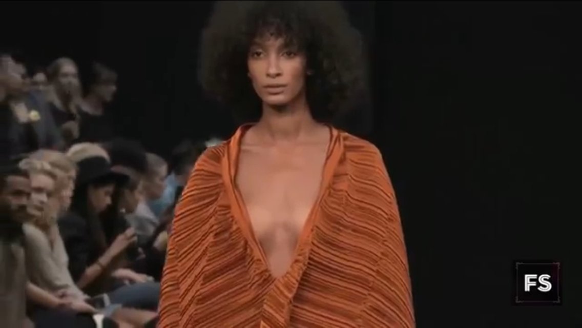 hoodywear's tweet photo. Pow! Fashion San Paulo Style • This #FashionRoxx Now casting #FashionRehab Fall 2016 South Beach • Ft Laud Apply>>> https://t.co/vM8o8dGVsH https://t.co/tMPWChunji