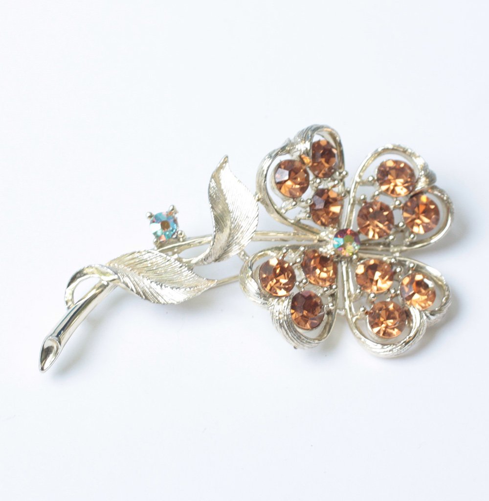 pastsplendors's tweet photo. https://t.co/GunytDC4RO #gotvintage #alexpals #fashionista #couponcode #20OFFNOW #sale https://t.co/tLg0avHLDH