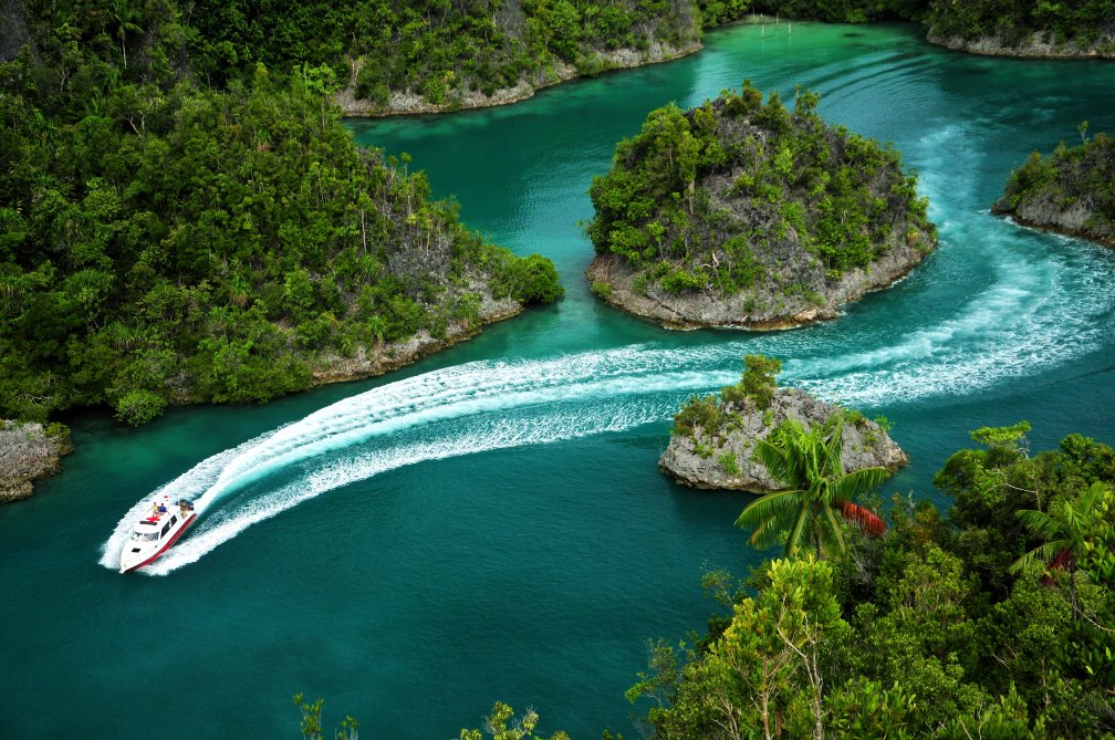 wonderfulid's tweet image. Selamat siang dari Raja Ampat di Papua Barat. Selamat berakhir pekan! #PesonaIndonesia