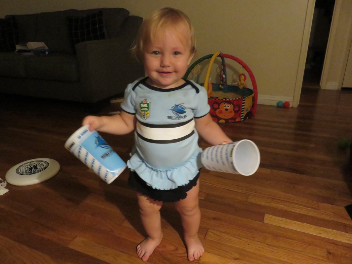 RJSavery's tweet photo. Getting in the mood for the sharks game by being a little grub. #UpUpCronulla #WhyNotUs https://t.co/cLhxRJZKhz
