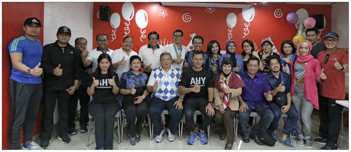 KRMT Roy Suryo (@krmtroysuryo) on Twitter photo Tweeps,
Pasangan Mas <a href="/AgusYudhoyono/">Agus Harimurti Yudhoyono (AHY)</a> Mpok <a href="/sylvianamurni/">Sylviana Murni</a>
Bersama Bp <a href="/SBYudhoyono/">S. B. Yudhoyono</a> dan Tim ASLI
#JAKARTAuntukRAKYAT Tweeps,
Pasangan Mas <a href="/AgusYudhoyono/">Agus Harimurti Yudhoyono (AHY)</a> Mpok <a href="/sylvianamurni/">Sylviana Murni</a>
Bersama Bp <a href="/SBYudhoyono/">S. B. Yudhoyono</a> dan Tim ASLI
#JAKARTAuntukRAKYAT