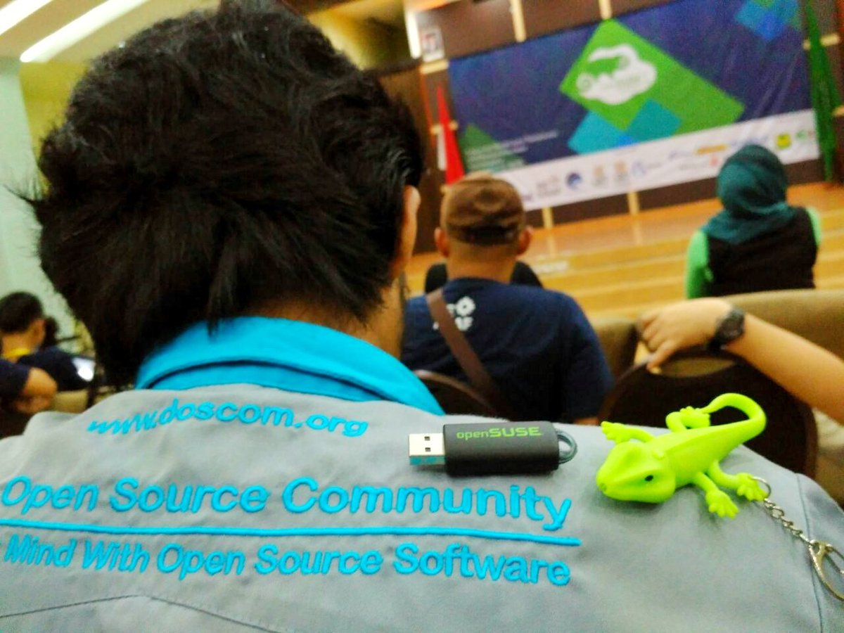doscomedia's tweet photo. Woohoo, thankyou, we got so much merchendise on this awesome event ! #openSuseAsiaSummit2016 #OSAS16 @openSUSEID https://t.co/9AnKDInzMW