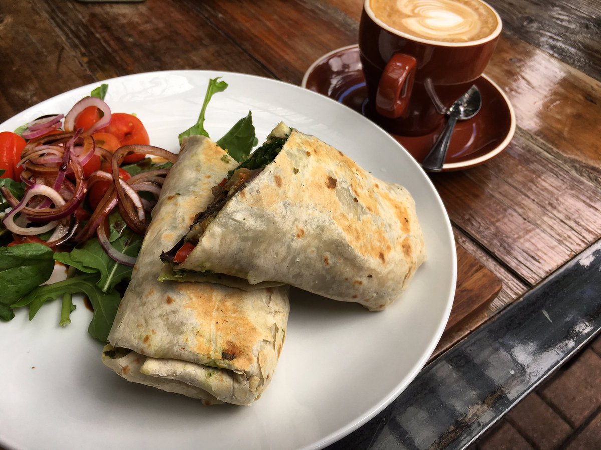 Go try this healthy veg wrap at <a href="/yourstrulycafe/">YOURSTRULY</a> and have a great Sunday! #weekend