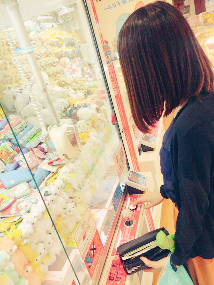 竹内まゆ 昨日は地元の友達と久しぶりに会って 広島市内ぶらぶらしてきまひた 私が大大大好きな ちから の肉うどん食べて 猫カフェバロンからのカラオケ ゲーセン 毎回このコース笑 なんか高校生に戻った気分な1日だった T Co 竹内まゆ 昨日は地元の友達と久しぶりに会って 広島市内ぶらぶらしてきまひた 私が大大大好きな ちから の肉うどん食べて 猫カフェバロンからのカラオケ ゲーセン 毎回このコース笑 なんか高校生に戻った気分な1日だった T Co