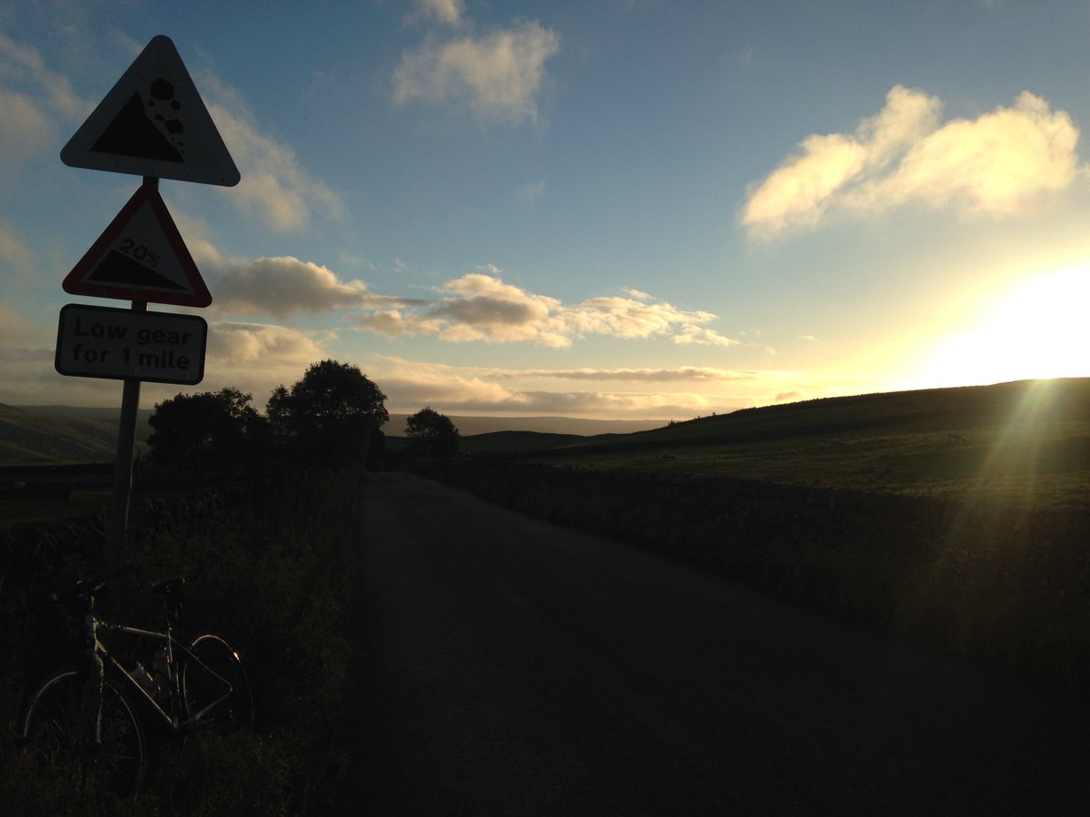 AverageGradient's tweet photo. Great morning for #WinnatsPass. For me it's an 8.5! Stunning views, but not quite as tough as a #BlakeyBank. Onto #MamNick @100Climbs @eyctc https://t.co/cgL2X4Sy6n
