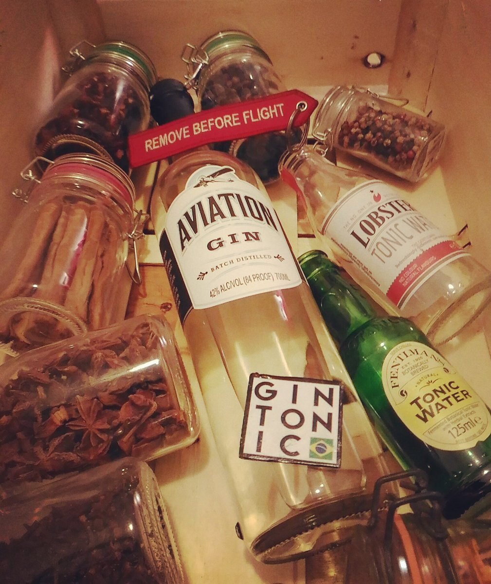 gintonicbrasil's tweet image. Again about yesterday #night. @AviationGin @FentimansLtd @fentimansmike @FentimansPete and #lobsters #gintonicbrasil #gintonic #brasil