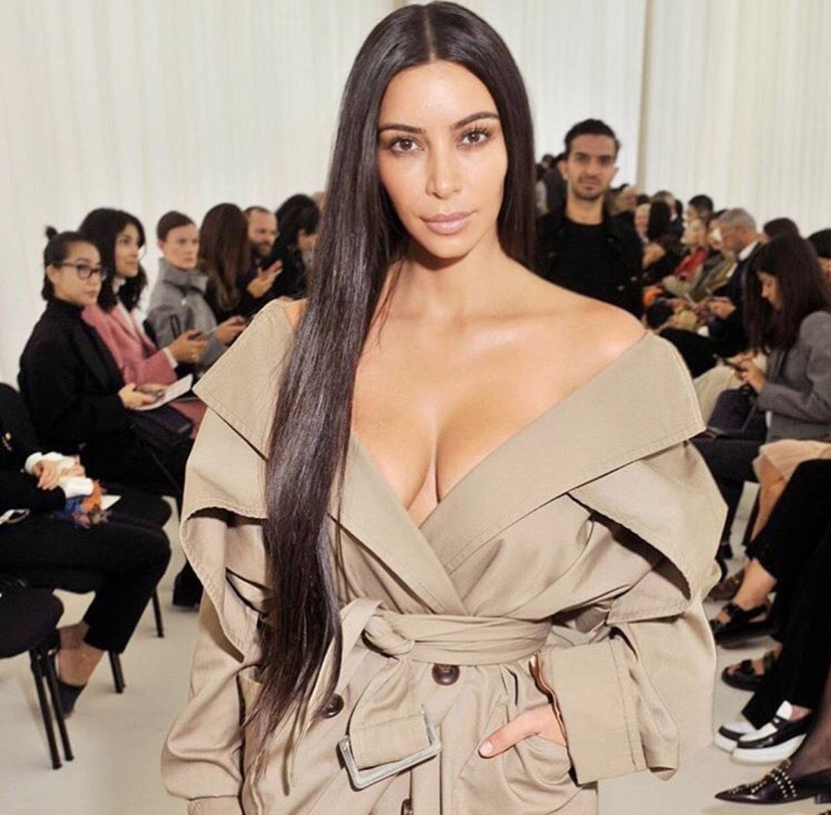 Kim Kardashian gun pint drama during paris fashion week