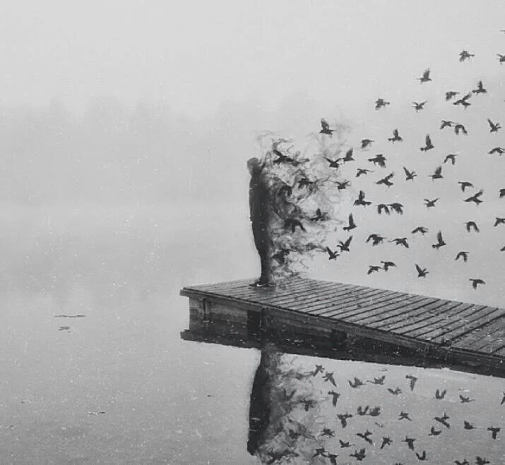 Q79ueen's tweet image. #اكتب_وهو_يقرا
لا أكتب  لتقرأ ولا أشتاق لتأتي أنا فقط أَعبثُ حتى تمضي الحياة وأنام ..!!