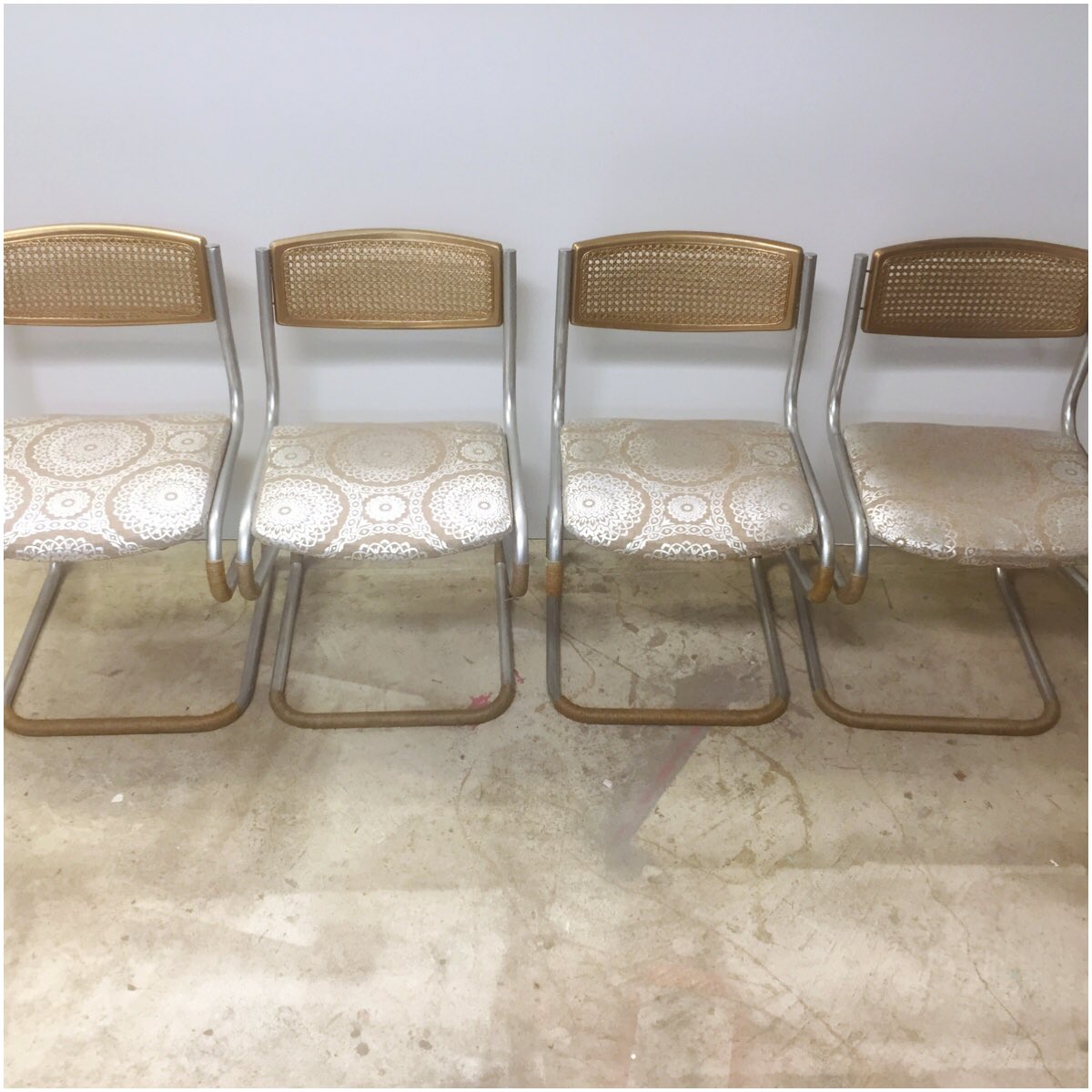 tweakitstudio's tweet image. 4 Mix Metallic and Twine Dinning Chairs... perfect for a rad household. #etsyshop #tweakitshop #homedecorrestyled