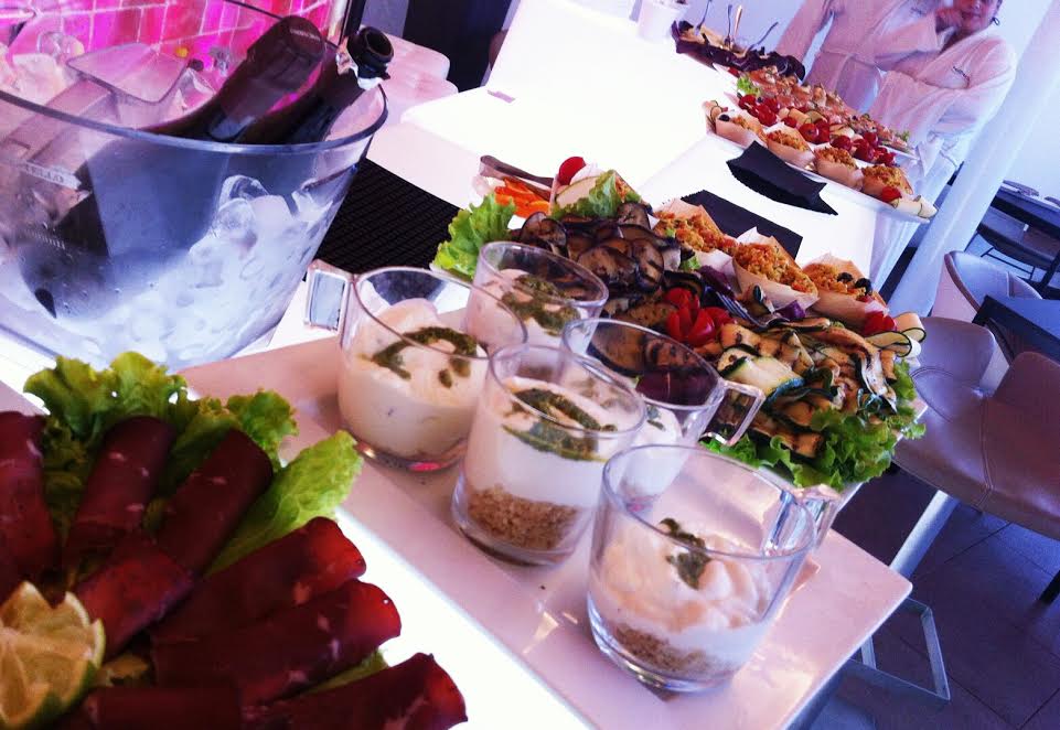Hidron_Official's tweet photo. Domenica alternativa?
#SPAlounge vi aspetta dalle ore 17.00: il nostro nuovo #aperitivo per vivere al meglio il tuo #weekend di Benessere! https://t.co/Q2VNyPeGeT