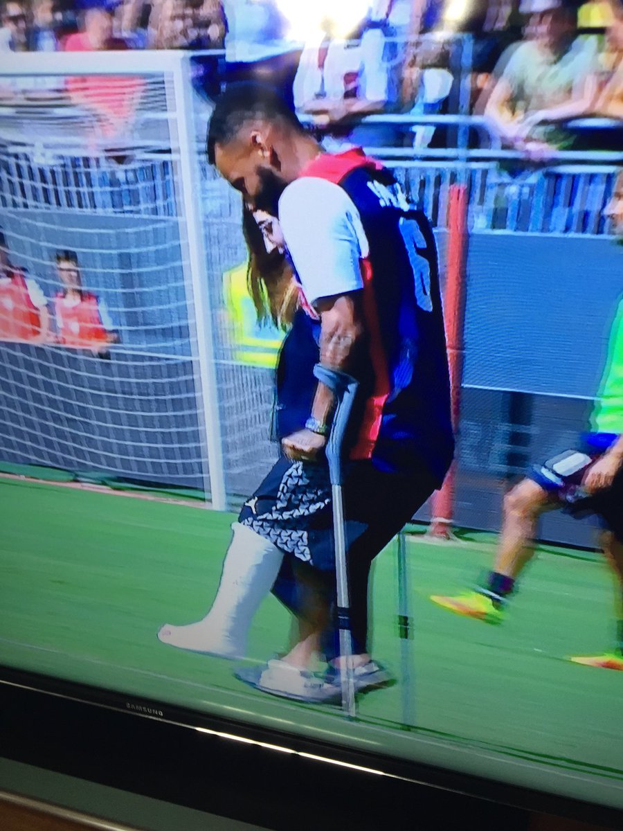 Mario Castelli On Twitter L Infortunato Joao Pedro Entra In Campo Al Sant Elia Comunque In Divisa Da Gioco Ma Non La Sua Quella Degli Usa Di Lebron James Https T Co Qyexyepdqy