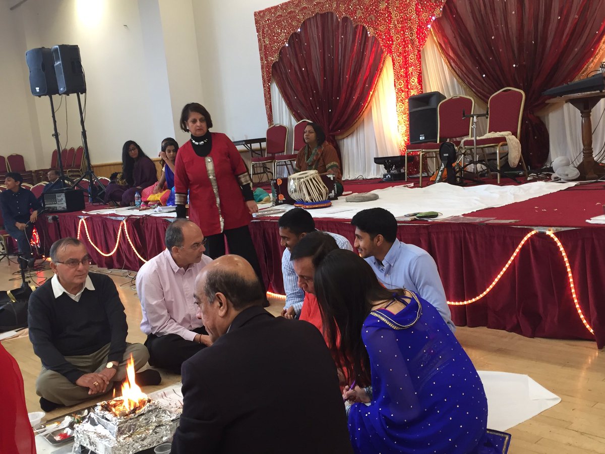 BobBlackman's tweet photo. #SaiSchool Harrow #Yagna event this morning #JaiBaba. Looking forward to welcoming you to #DiwaliintheSquare &amp; @HouseofCommons #HoCDiwali https://t.co/B5LY5DPlQI