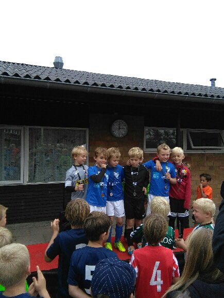 AllanRGersborg's tweet photo. Sølv, guld, sølv medaljer i A, B, C rækken (DGI) til AFK2008D, top hold indsats👍 #afklive https://t.co/ZLikGt44EW