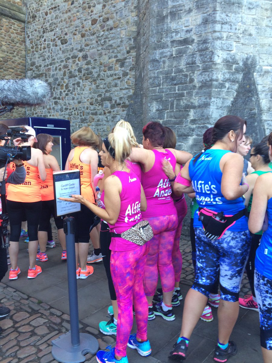 Alfies_Angels's tweet photo. Almost time to start! #cardiffhalf #AlfiesAngels https://t.co/iTyop6A6sy