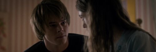 RPG_StrangerT's tweet image. Charlie Heaton.
Jonathan Byers.
17 ans.
Fils de Joyce Byers ; Frère de Will Byers ; Amoureux de Nancy Wheeler.
@rpjonathanb