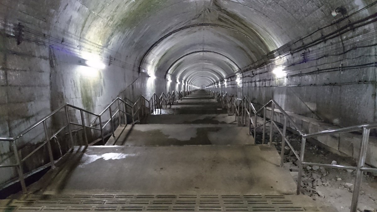 Akr Ibaraki 土合駅 日本一のモグラ駅 土合駅 日本一のモグラ駅 モグラ駅 トンネル 階段 地下 地下建造物 巨大建造物 秘境駅 駅 鉄道 谷川岳 みなかみ町 群馬県 Jr上越線 T Co Q1x3xedqga Twitter