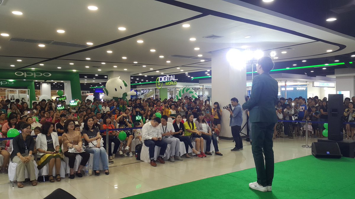 tanont916's tweet photo. OPPO #กล้องหน้าเฟลซี่สุดฟรุ้งฟริ้ง #16ล้านพร้อมอยู่แถมเฟอ ทั้งคนทั้งมือถือ และ อิมพีเรียมเวิลด์สำโรง ขอบคุณมากครับ | #N https://t.co/oreOeKokfe