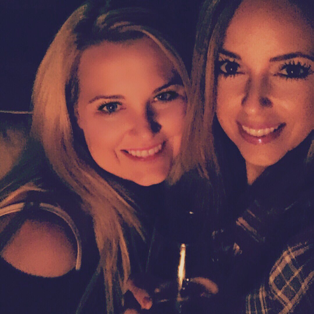 MichelleStarkel's tweet photo. Being lazy on a Saturday night 😂 https://t.co/KIvwHUaf9c