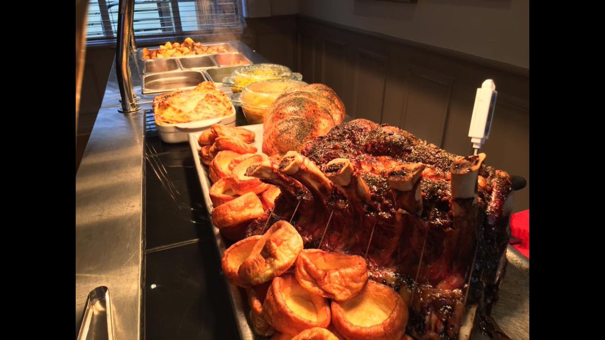 Markethouse555's tweet photo. Happy Sunday! Today we serve a three meat carvery from 12. Vegetarian options available. #glastonbury #best #sunday #funtimes https://t.co/aQAr2nqZSI