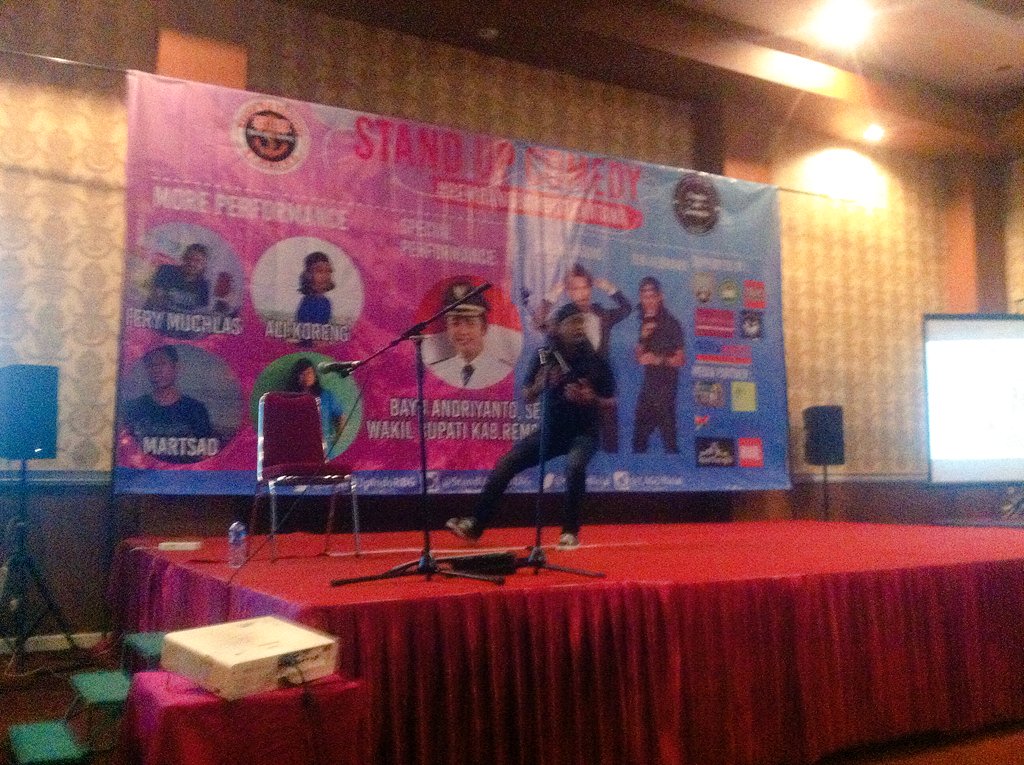 Penampilan <a href="/rin_hermana/">RIN</a> petjah gaissss #RembangBangkitkanTawa thanks tutorial foto sama duo srigala...