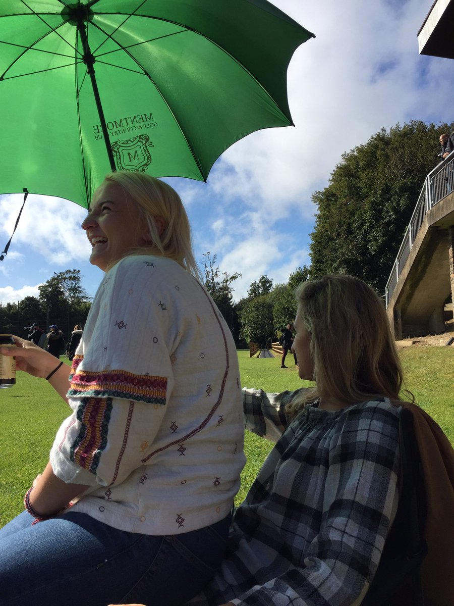 Lovely afternoon yesterday watching <a href="/sussexmensrugby/">Sussex Men's Rugby</a> playing their old boy's match!! #upthesuss 💙❤️