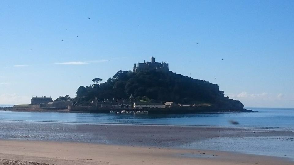 TonyMSwalk's tweet photo. Waiting for the sea to open @ntmichaelsmount #marazion #cornwall #tonyswobblywalk #jogle2016 #sea #uk #ms https://t.co/KZN2xdGURA