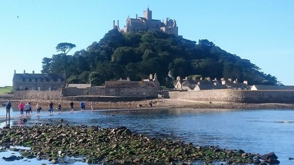 TonyMSwalk's tweet photo. Waiting for the sea to open @ntmichaelsmount #marazion #cornwall #tonyswobblywalk #jogle2016 #sea #uk #ms https://t.co/KZN2xdGURA