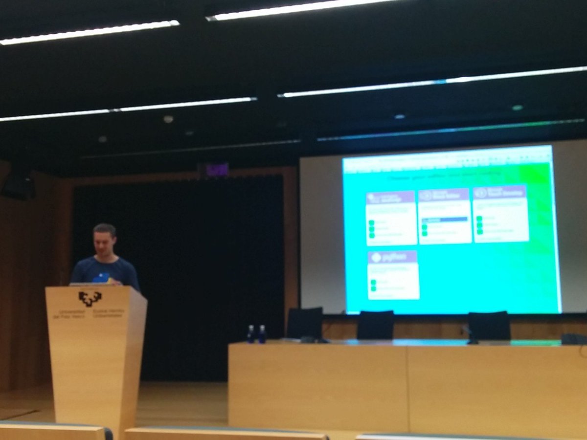 te_ju_re's tweet image. Introduction to #microbit in #pyss16