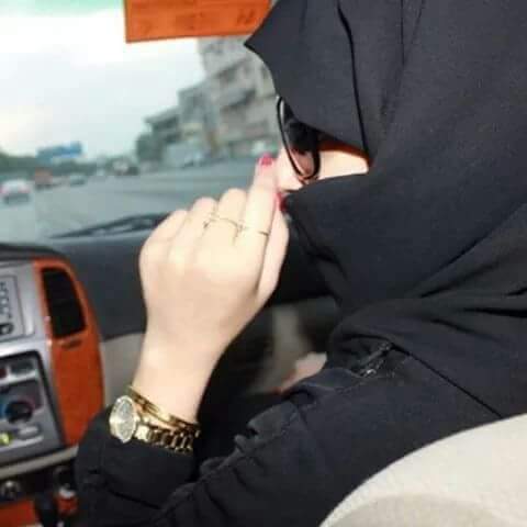 خلك خفيف النفس راقي وجذاب 
لا تـصير بعيون المخاليق عله
:
اضحك وفرفش لكن بحب واداب 
اعرف حدود المزح وأعرف محله