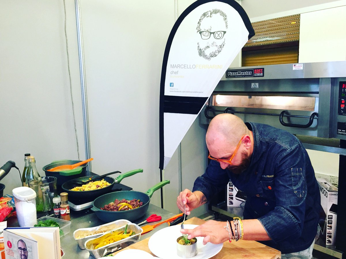 NAHO_Lecce's tweet photo. Mangiare #senzaglutine fa bene a tutti? Al #GFD2016 il #glutenfree tra moda e reale necessità. Leggi qui https://t.co/C7pLfMhGSL #celiachia https://t.co/q5MfyPRVms