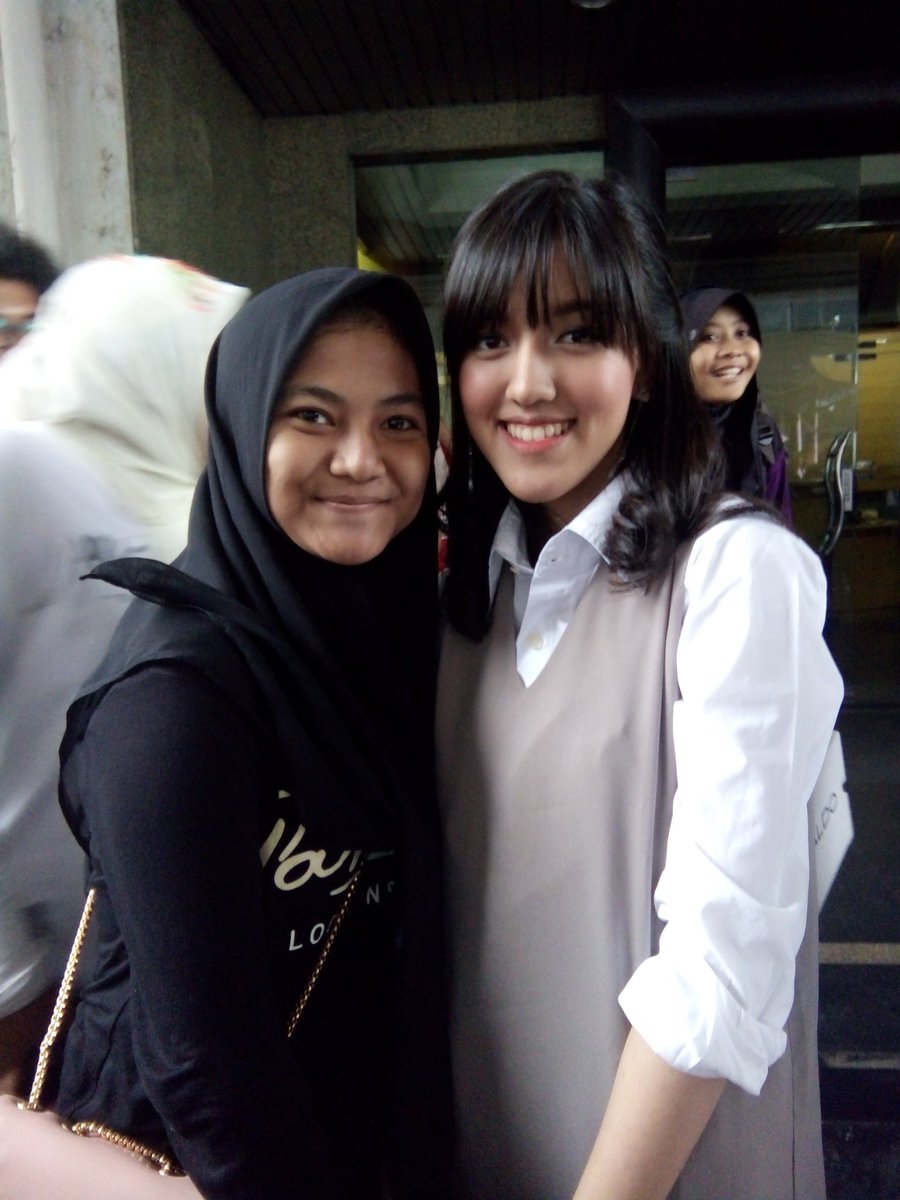 ify_forever's tweet photo. Yey ketemu kalian lagi,long time no see ya😘💞💜 @ifyalyssa @SiviaBlink https://t.co/1XXoK81m53