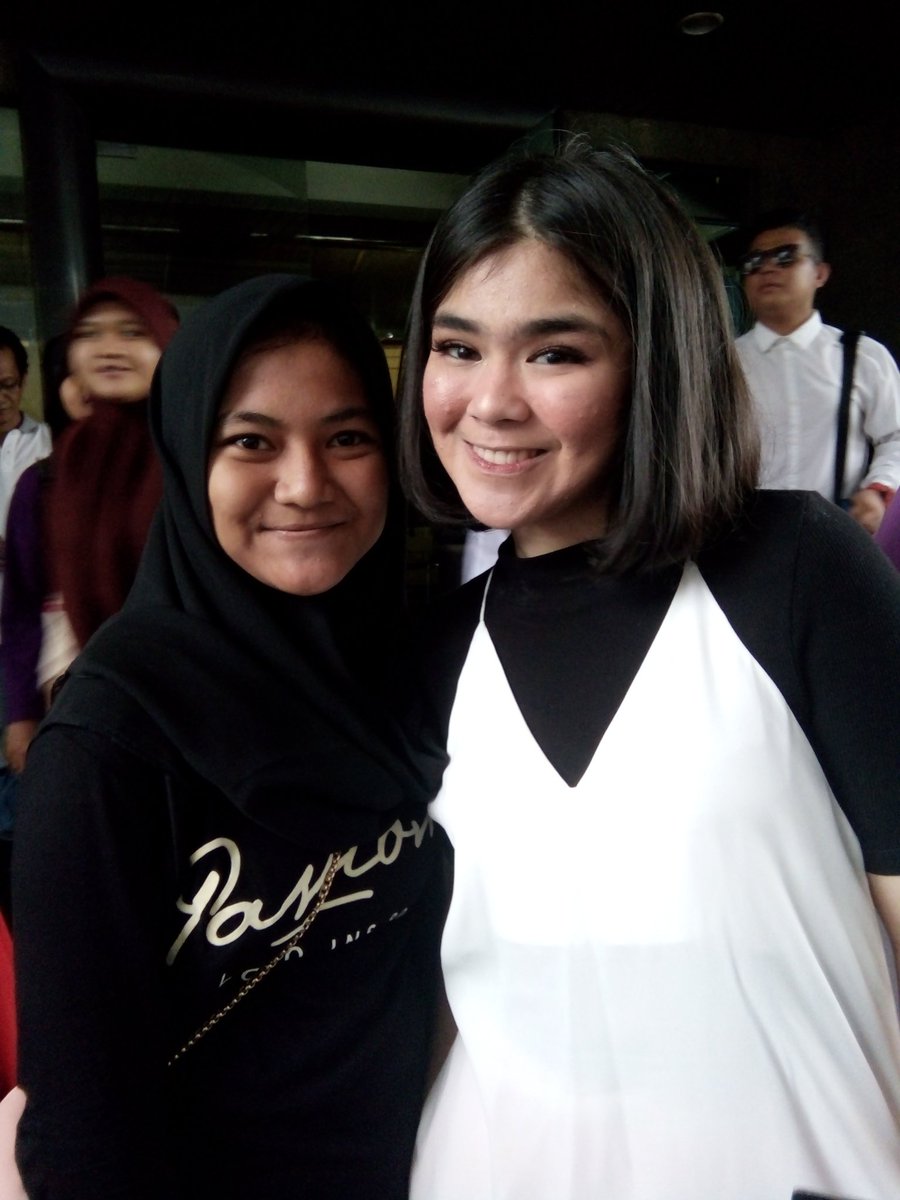 Yey ketemu kalian lagi,long time no see ya😘💞💜 <a href="/ifyalyssa/">Ify Alyssa</a> <a href="/SiviaBlink/">via</a>