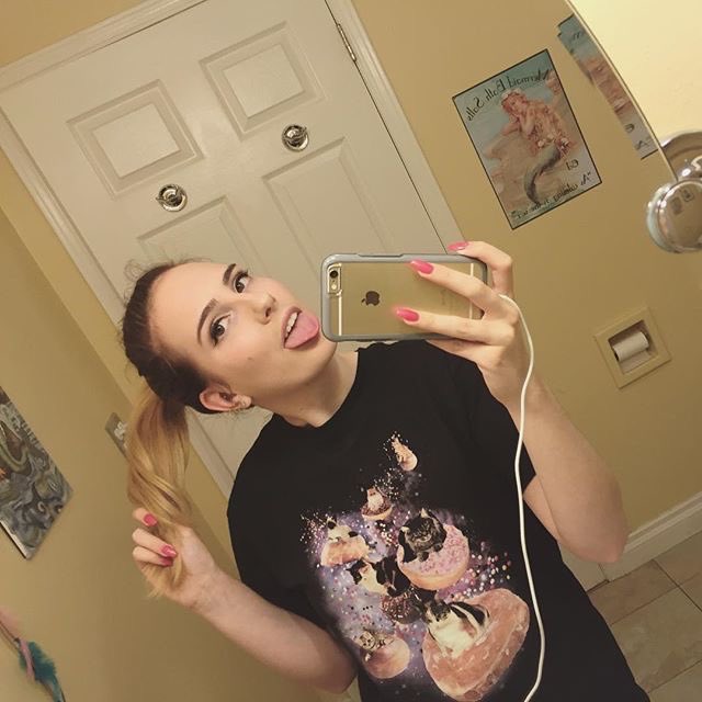 HotYouTuberPics's tweet photo. Mini Collection - Morgan Tebbe https://t.co/wEkyaa8A9S