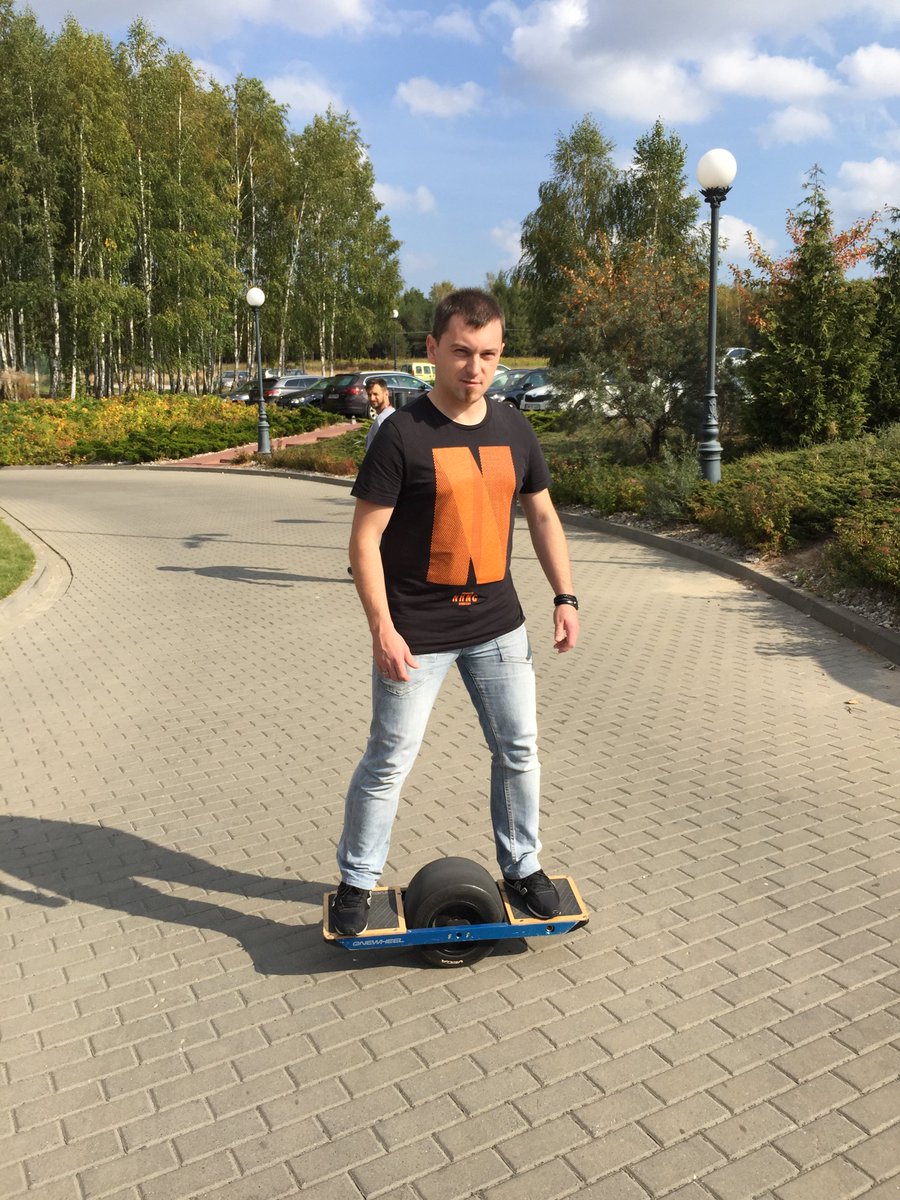 mariuszgil's tweet image. Last achievement at #phpconpl, ride #OneWheel desk and don’t hurt yourself, done! Thanks Łukasz for great experience! Need to buy one now ;)