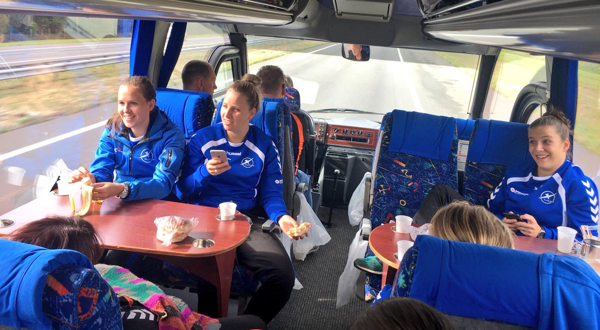 DeZweefVR1's tweet photo. MATCHDAY! ⚽️🔥 Op naar Bussum! Vandaag dan eindelijk de eerste punten mee naar huis? #vrouwenvoetbal @rksvdezweef https://t.co/AGFYSpRqcu