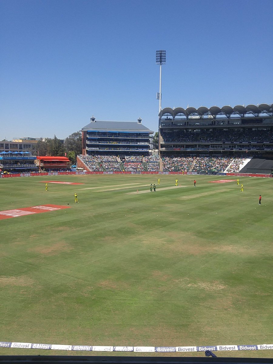 yoltal's tweet photo. Sitting at the cricket having a great time https://t.co/EGa5aWRq1k
