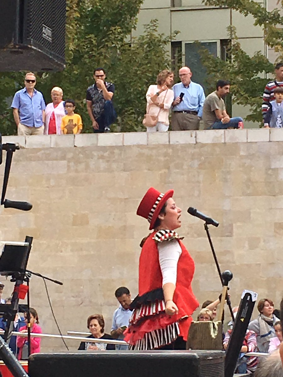 <a href="/SacEspectacles/">Sac Espectacles</a> <a href="/FestesLleida/">Festes Lleida</a> ara mateix plaça Sant Joan #lleida