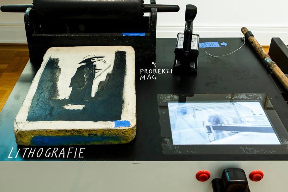 MuseumArnhem's tweet image. En! Maak je eigen stempel op de laatste dag van #Parelgoud. Loop binnen tijdens de #inloopworkshop van 13 tot 15 uur bit.ly/2dyoUlI