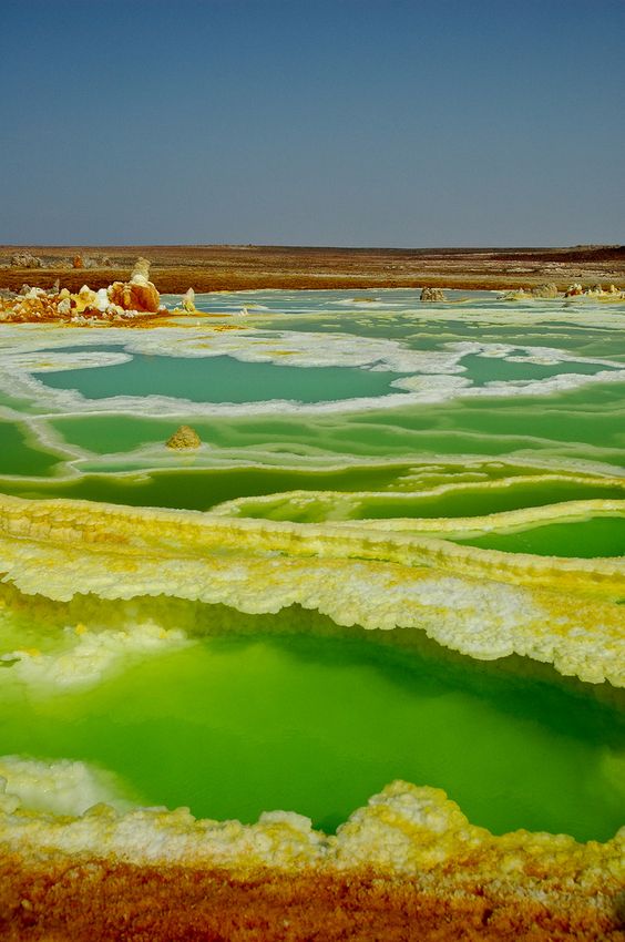 travel_w_world's tweet photo. Dallol is a collapsed volcano featured by thousands of small geysers and surreal acid lakes. #Ethiopia #Travel https://t.co/6sgbra44xU