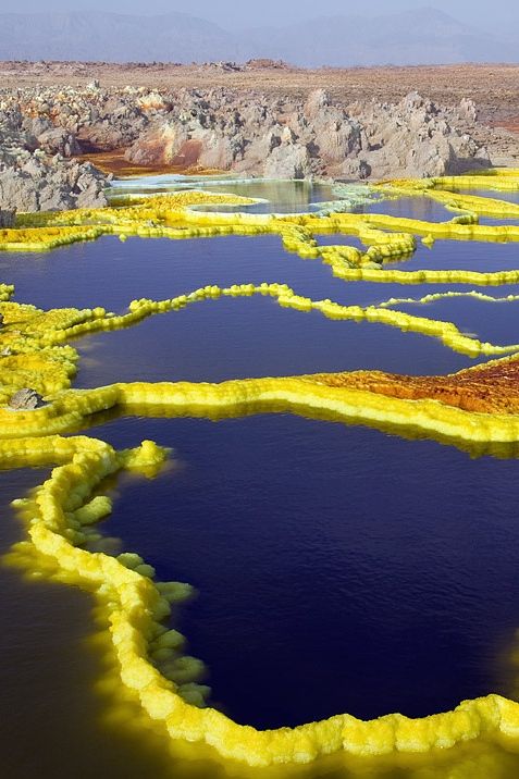 travel_w_world's tweet photo. Dallol is a collapsed volcano featured by thousands of small geysers and surreal acid lakes. #Ethiopia #Travel https://t.co/6sgbra44xU