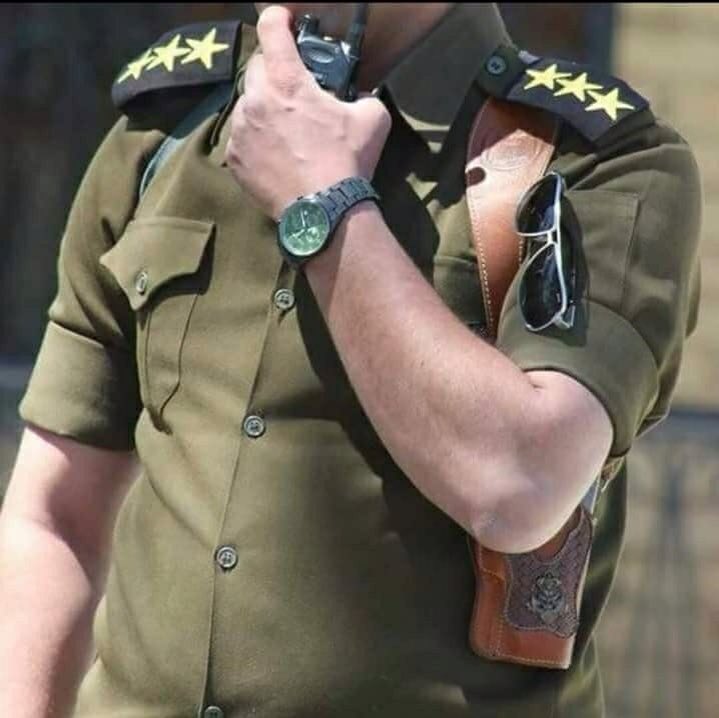 طالبني اخوي بدين شوف الفجيــعة

كتله امتلك بس بيت كال ادري بيعــه