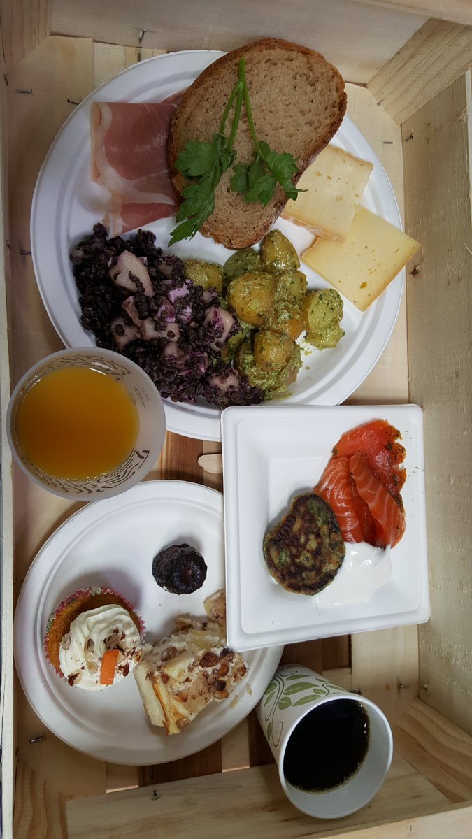tru_cs's tweet photo. Brunch dominical @TCRMBLIDA par l'#AmourFood avec les copains #SweetSunday https://t.co/Duv3SBwx6E