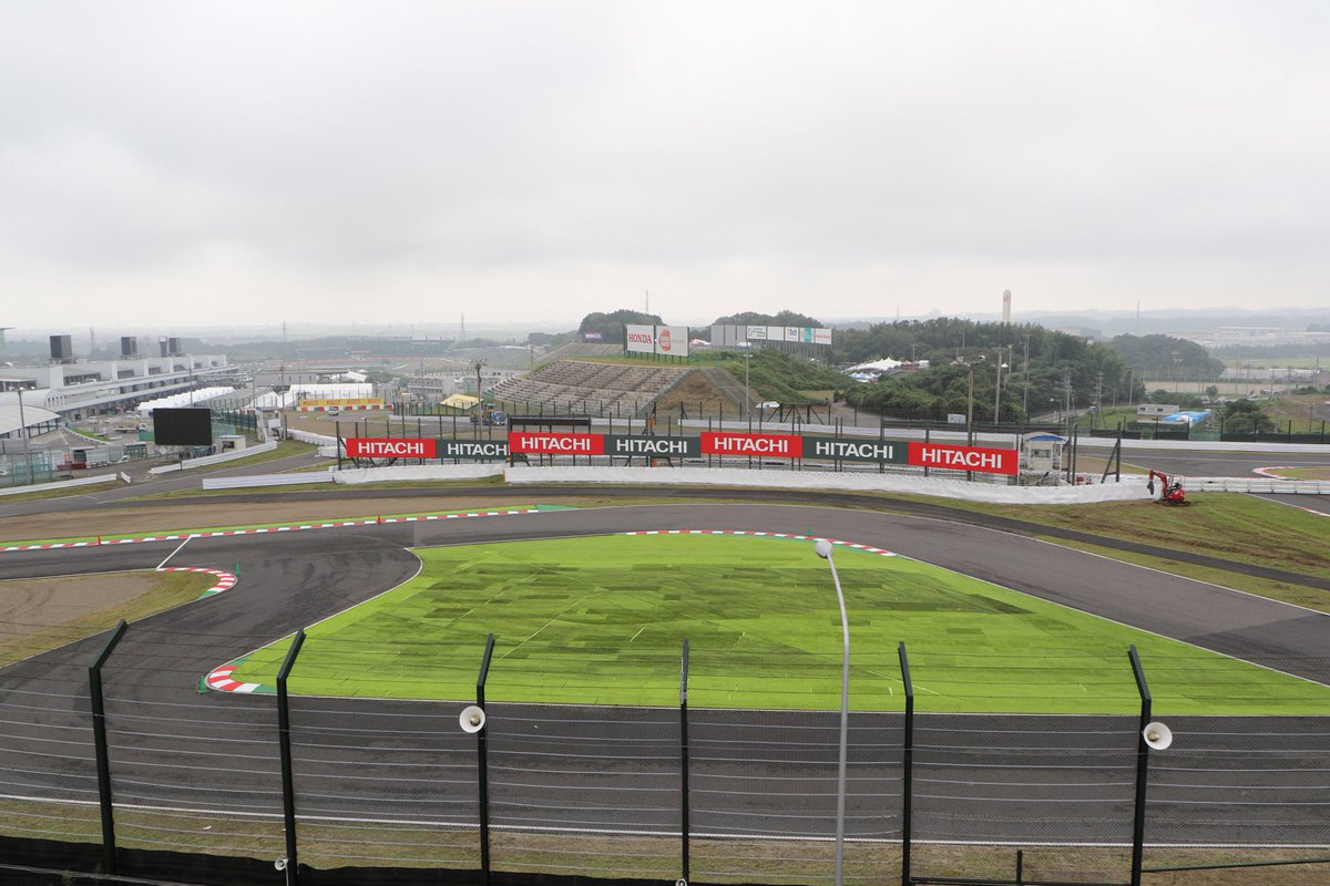 鈴鹿サーキット Suzuka Circuit F1の準備 Q2席の上段は見晴らしの良さが最高 Q1席は日立オートモティブシステムズシケインの攻防を間近で観ることが出来ます Q2席は観戦エリア内にトイレが設置されております F1jp Japanesegp T Co 鈴鹿サーキット Suzuka Circuit F1の準備 Q2席の上段は見晴らしの良さが最高 Q1席は日立オートモティブシステムズシケインの攻防を間近で観ることが出来ます Q2席は観戦エリア内にトイレが設置されております F1jp Japanesegp T Co