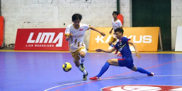 STIE Ekuitas Raih Kemenangan Perdana ligamahasiswa.co.id/stie-ekuitas-r…

#LigaMahasiswa #LIMAFutsal #AwalMasaDepan